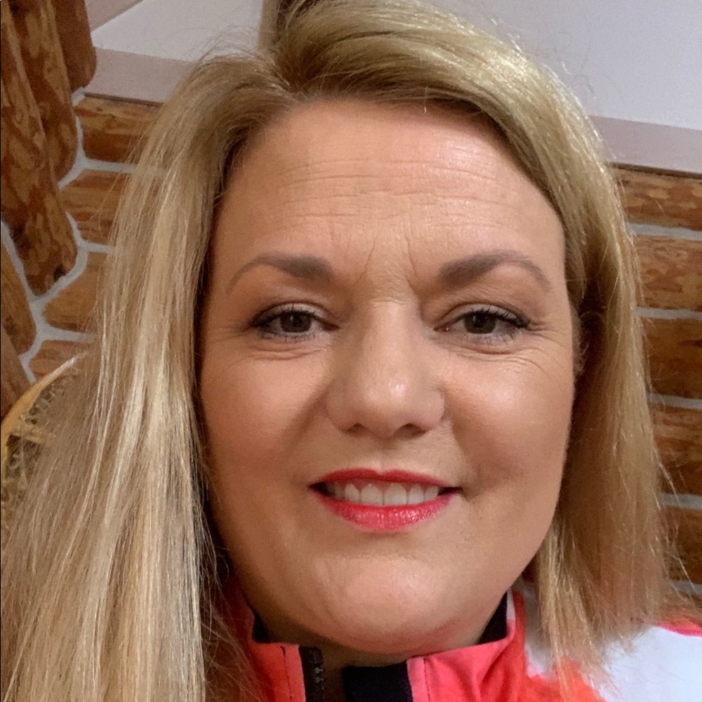 Meet your Posher, Elaina